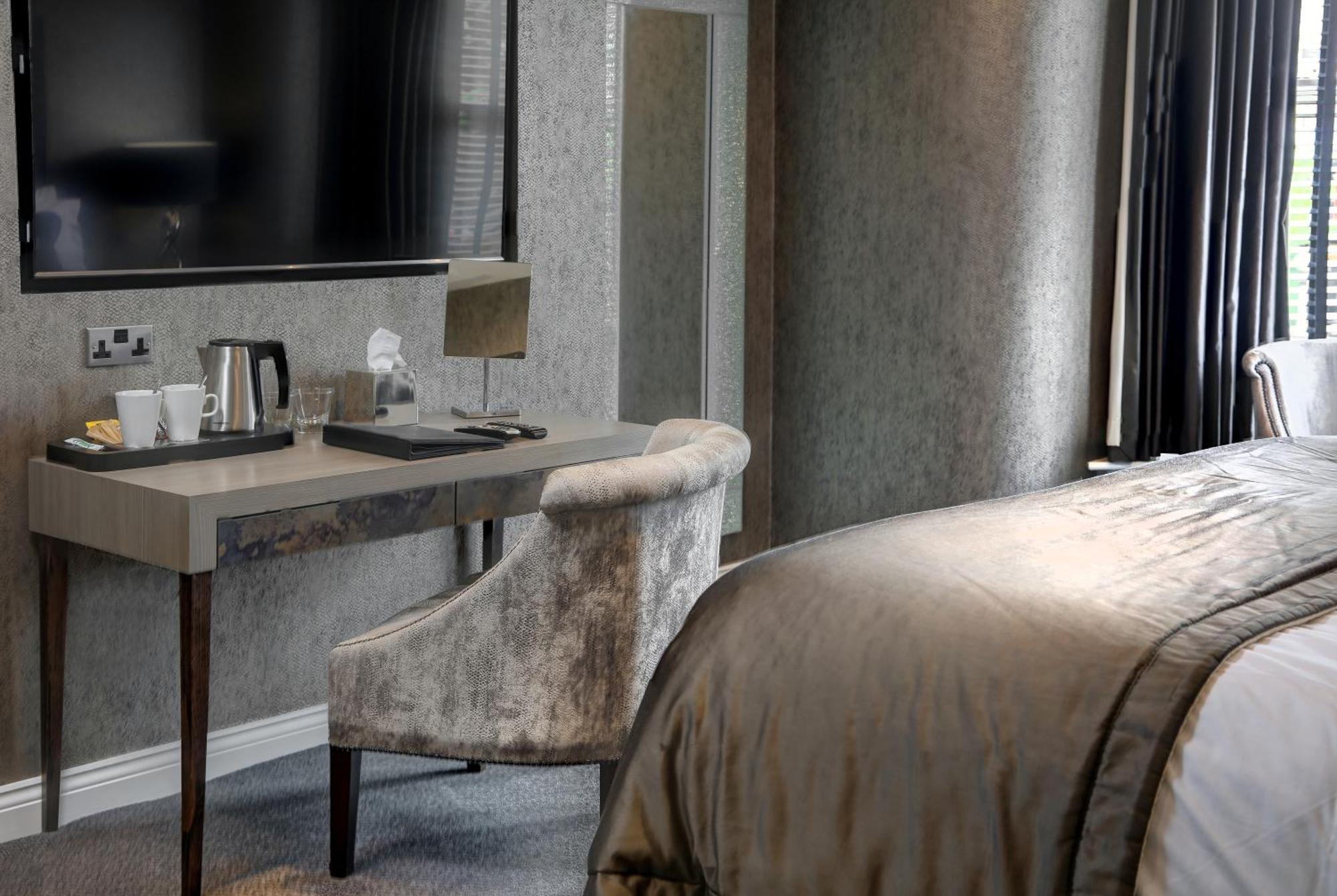 The Bold Hotel; BW Signature Collection Southport Room photo