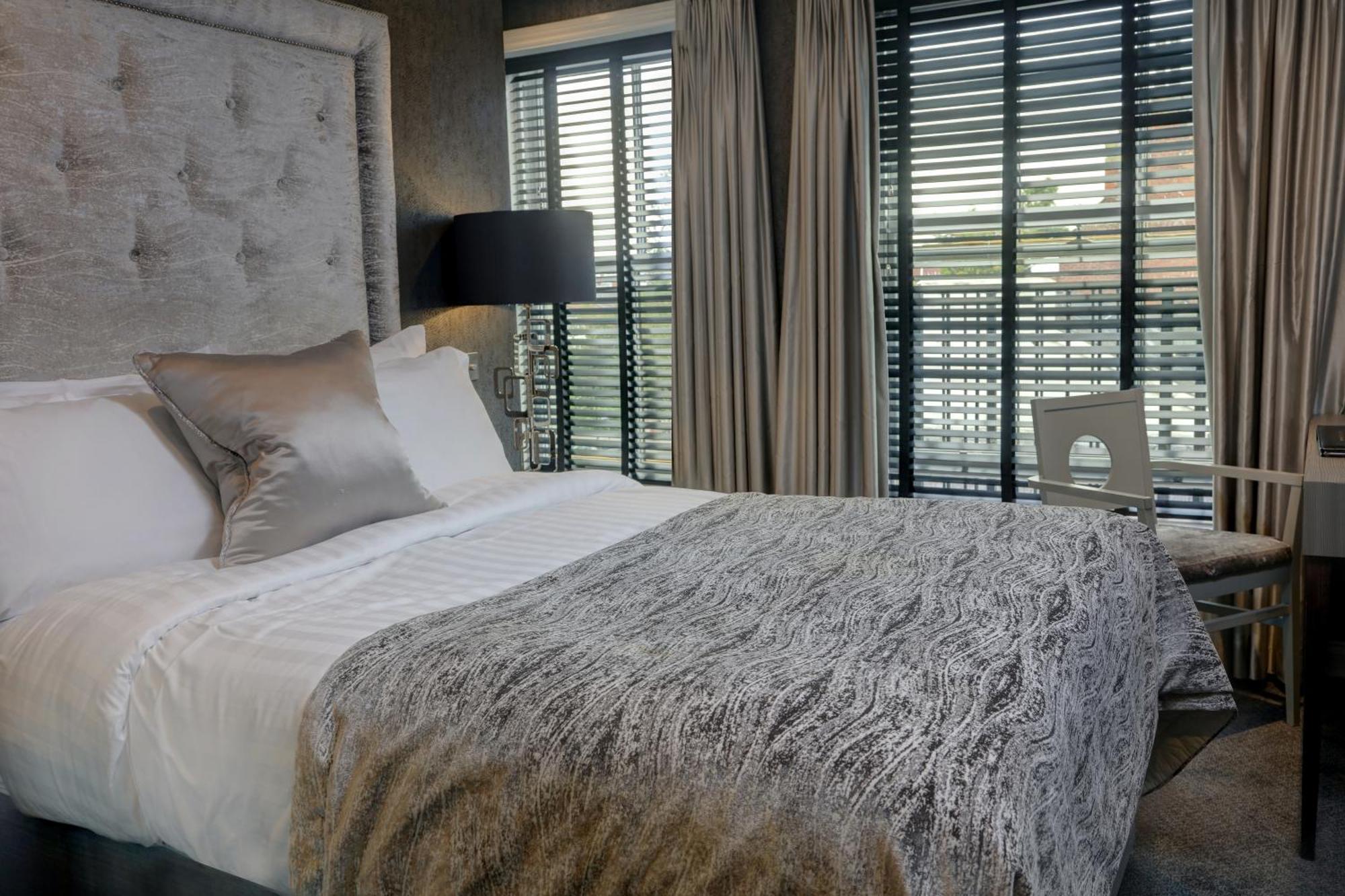 The Bold Hotel; BW Signature Collection Southport Room photo